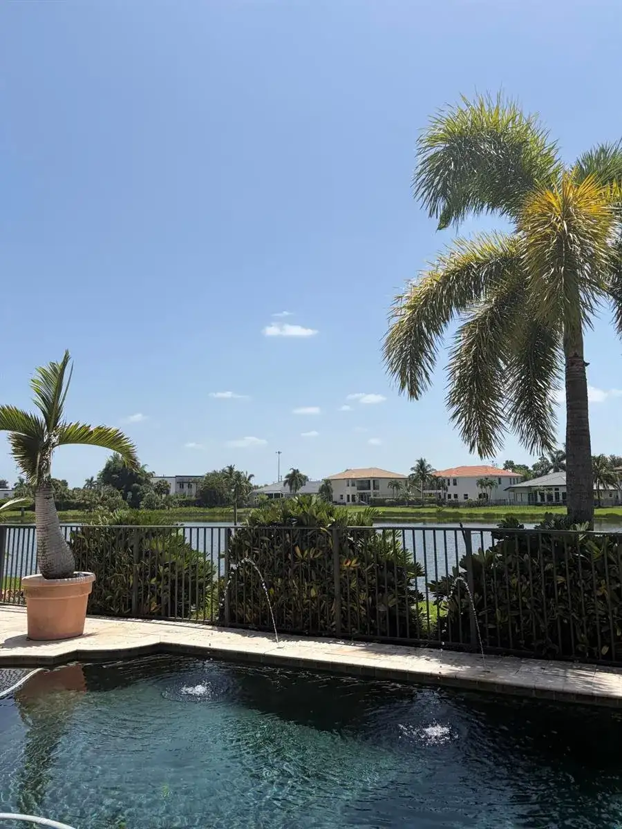 4916 FOREST DALE Drive, Lake Worth FL 33449 photo 2