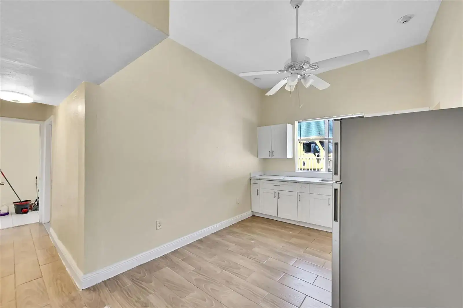 526 NW 15TH Way, Fort Lauderdale FL 33311 photo 3