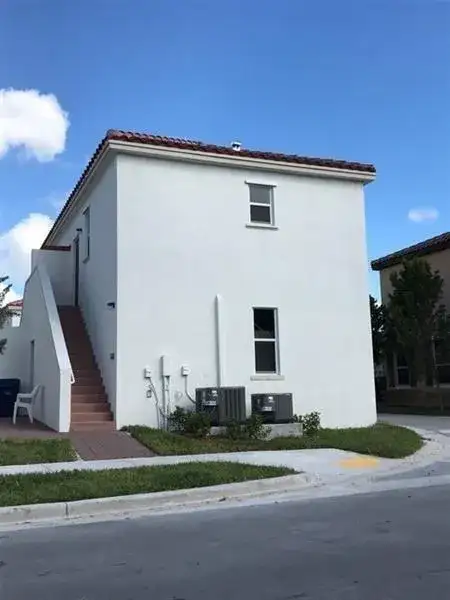 16954 SW 90TH Street, Miami FL 33196 photo 2