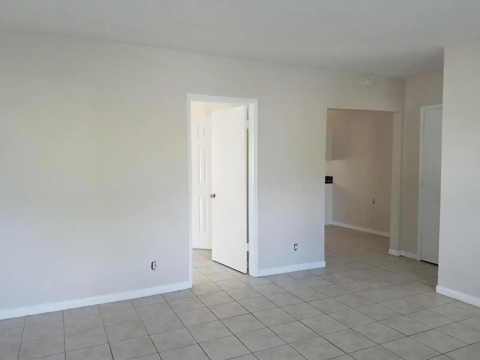 300 SW 10TH Avenue, Fort Lauderdale FL 33312 photo 2