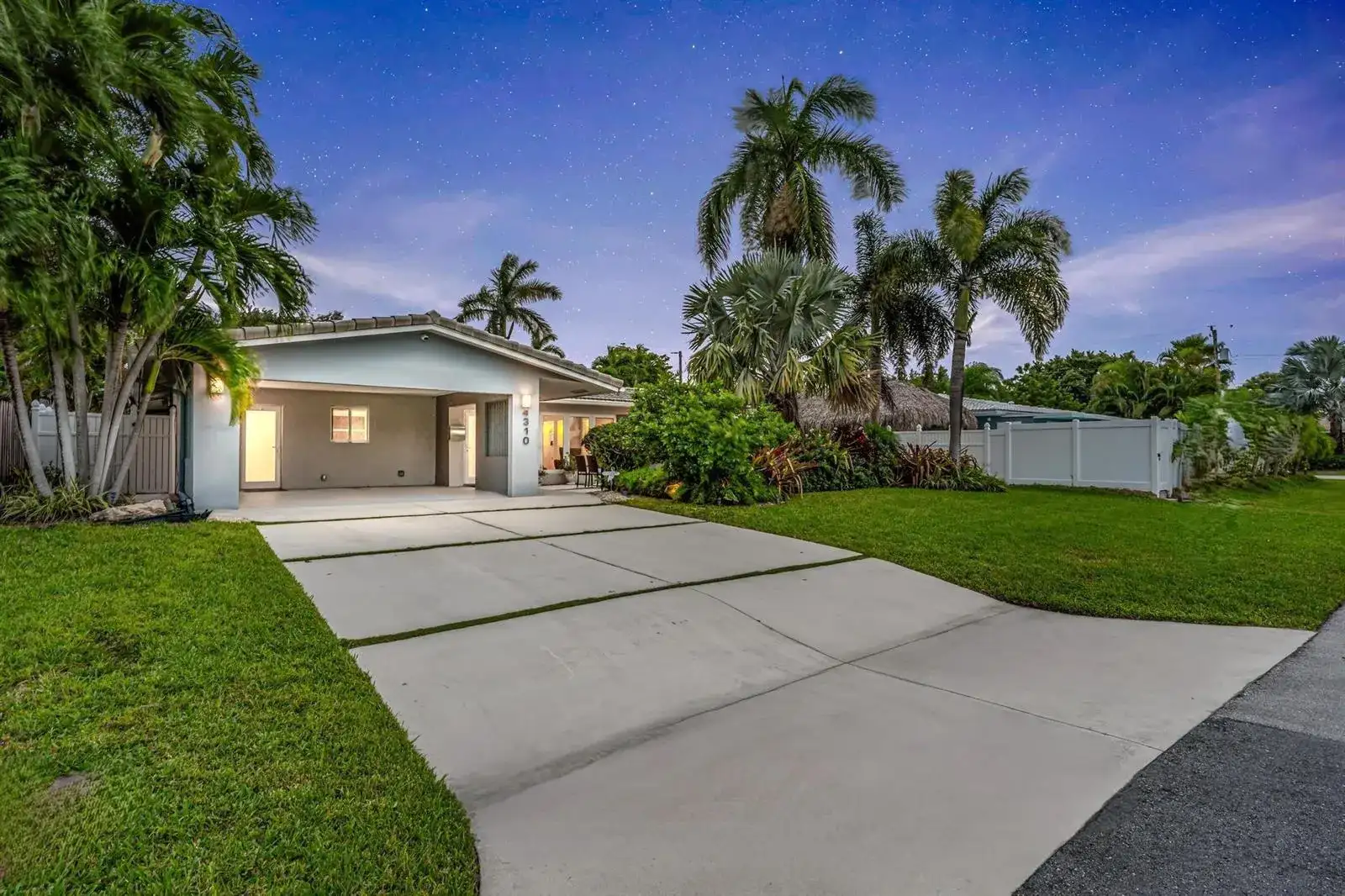 4310 NE 15th Way, Oakland Park FL 33334 photo 2