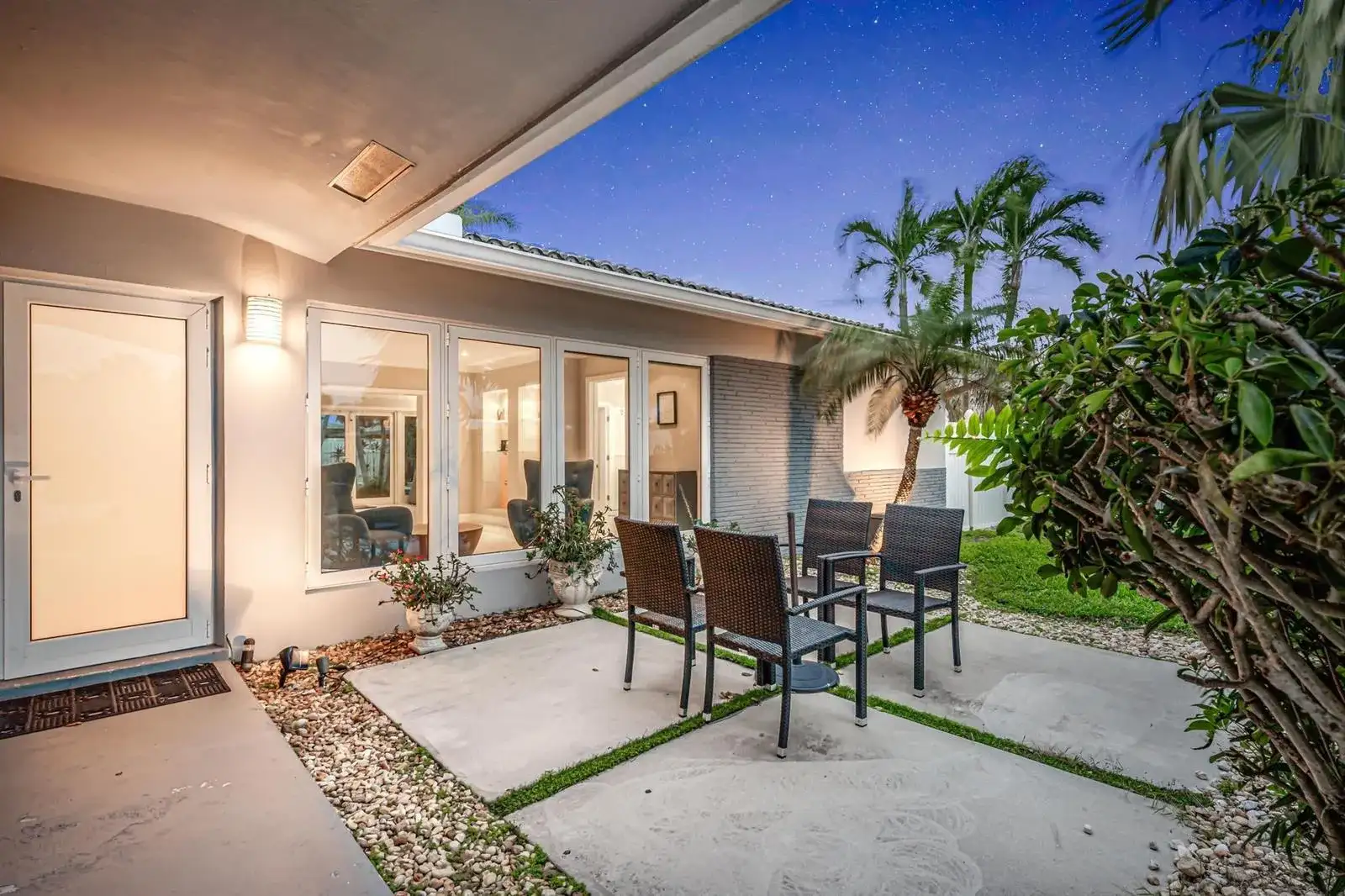 4310 NE 15th Way, Oakland Park FL 33334 photo 5