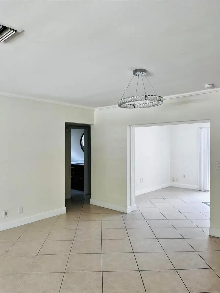 924 Johnson Street, Hollywood FL 33019 photo 4