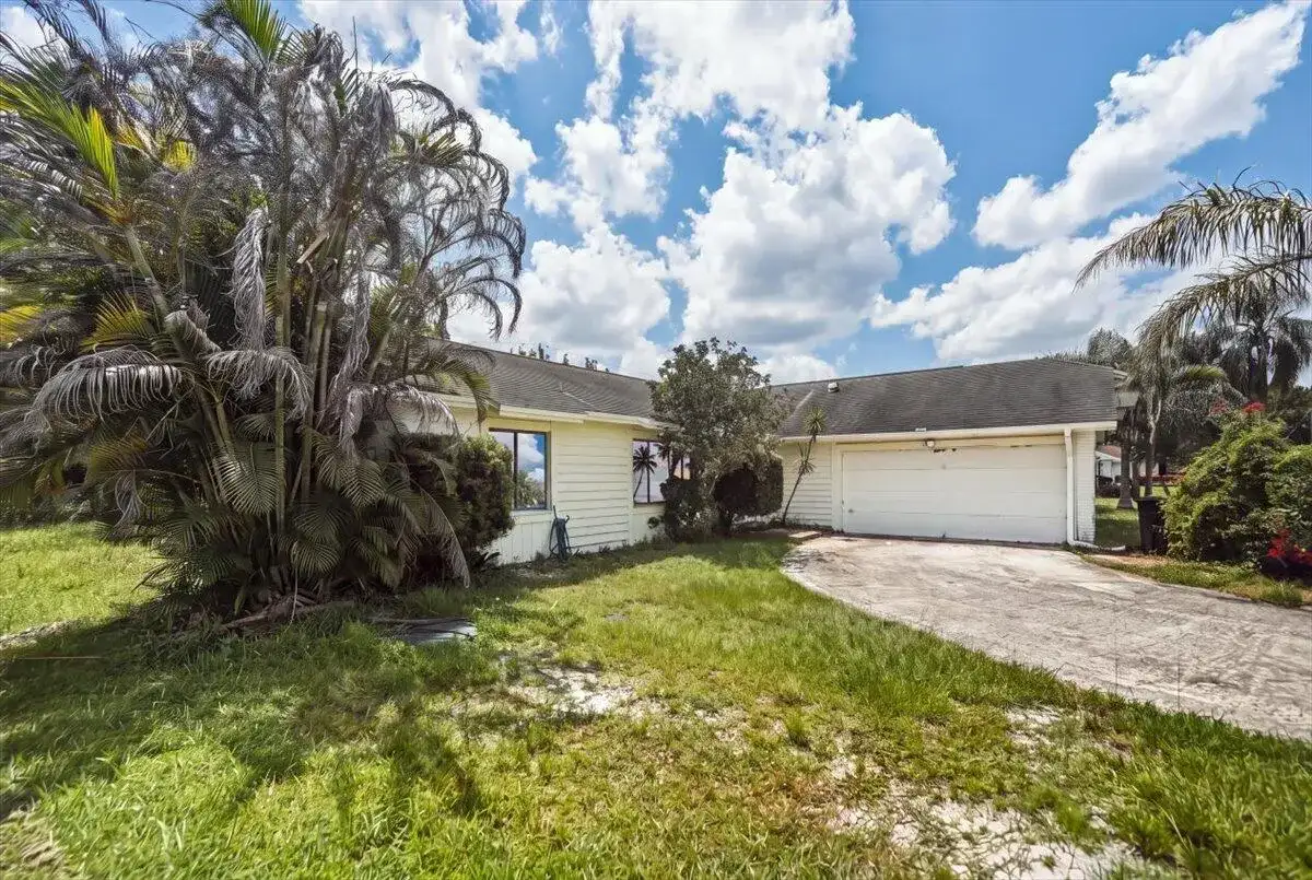 1646 SE HOLIDAY Road, Port St. Lucie FL 34952 photo 2