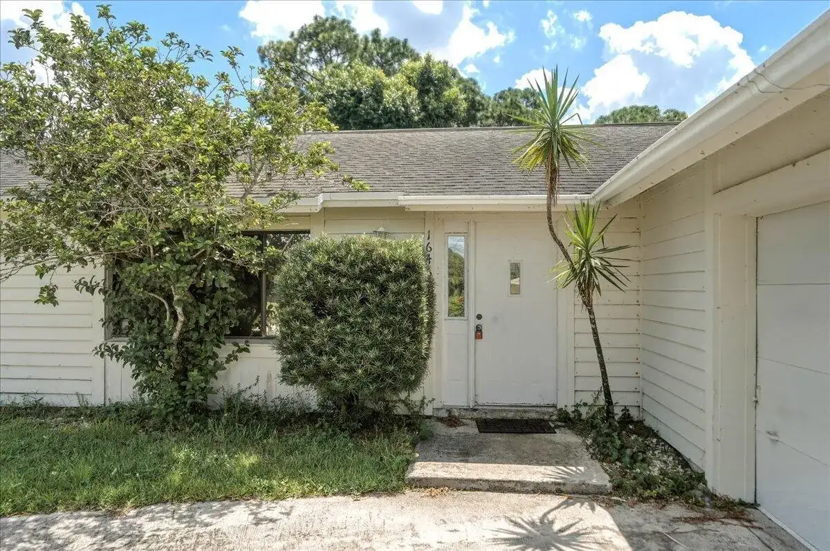 1646 SE HOLIDAY Road, Port St. Lucie FL 34952 photo 5