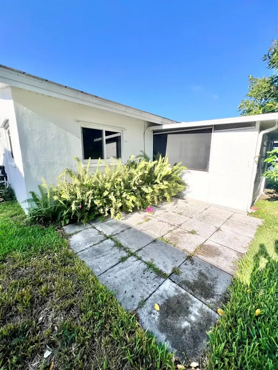 6711 NW 72nd Street, Tamarac FL 33321 photo 3
