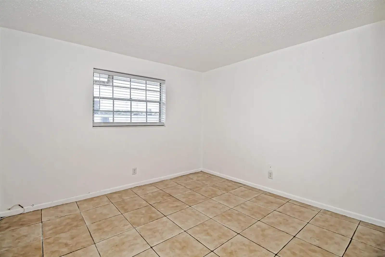 402 Lake Shore Drive, West Palm Beach FL 33403 photo 4