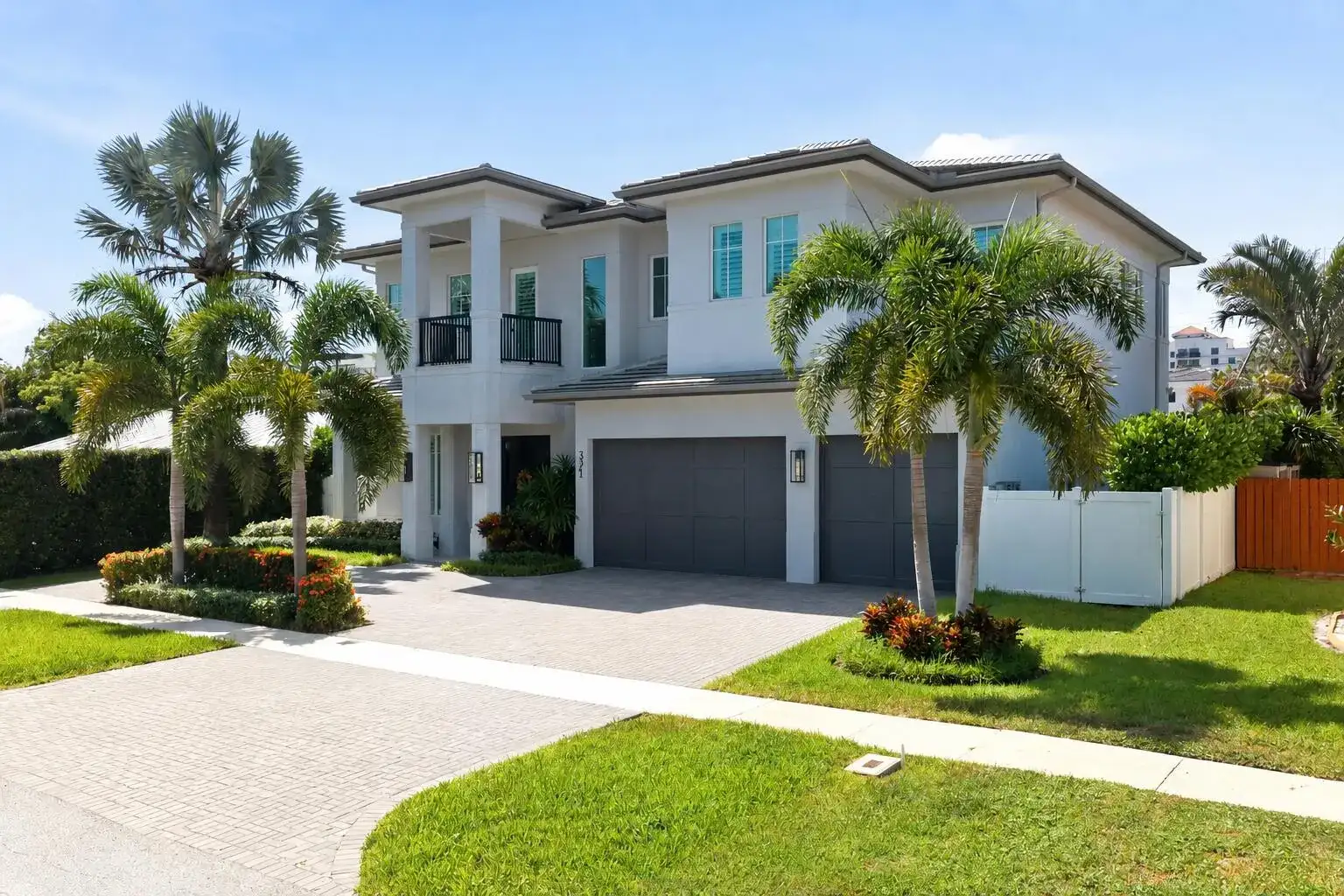 334 NE 3RD Court, Boca Raton FL 33432 photo 2