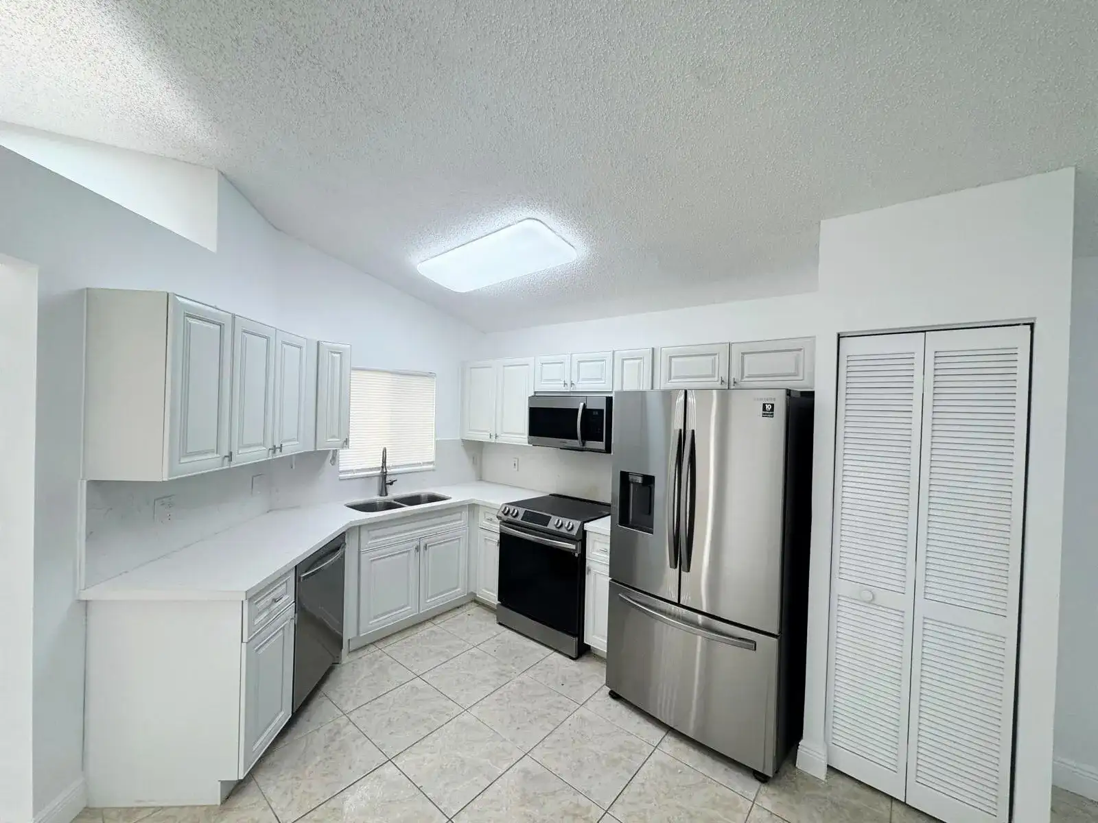 17904 SW 1st Street, Pembroke Pines FL 33029 photo 4