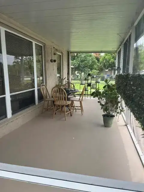 424 Jennings Avenue, FL 33463 photo 4