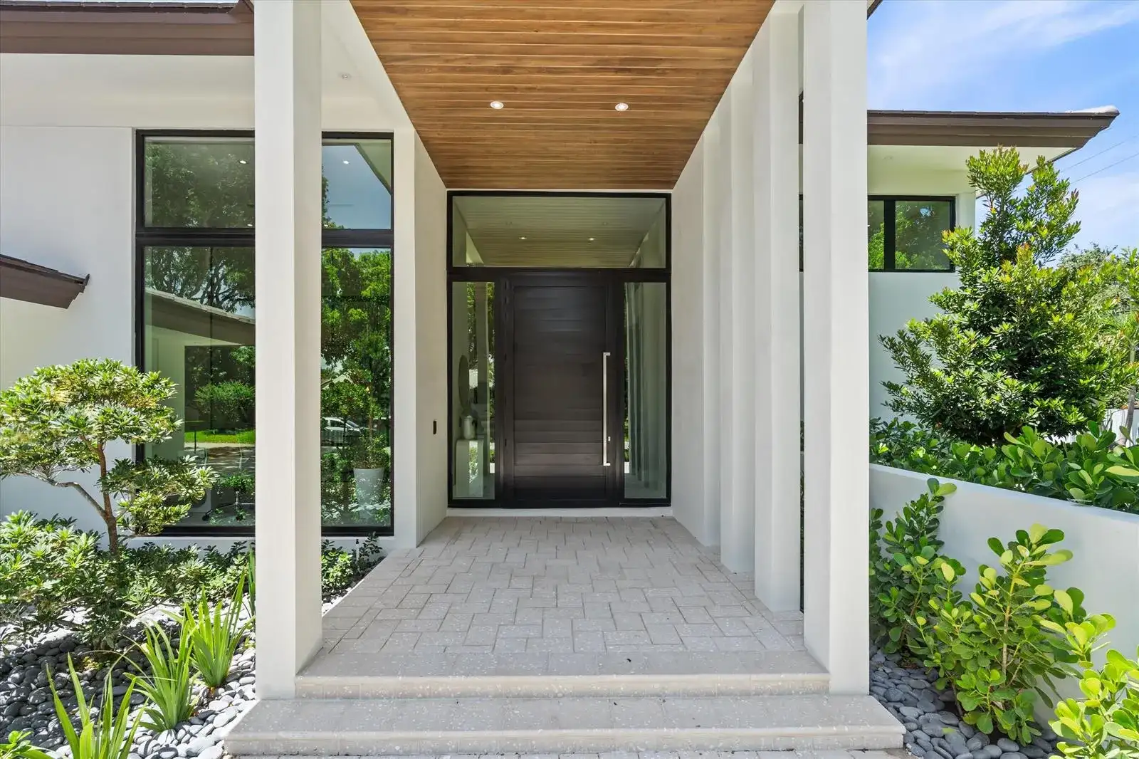 2265 NE 30TH Court, Lighthouse Point FL 33064 photo 2