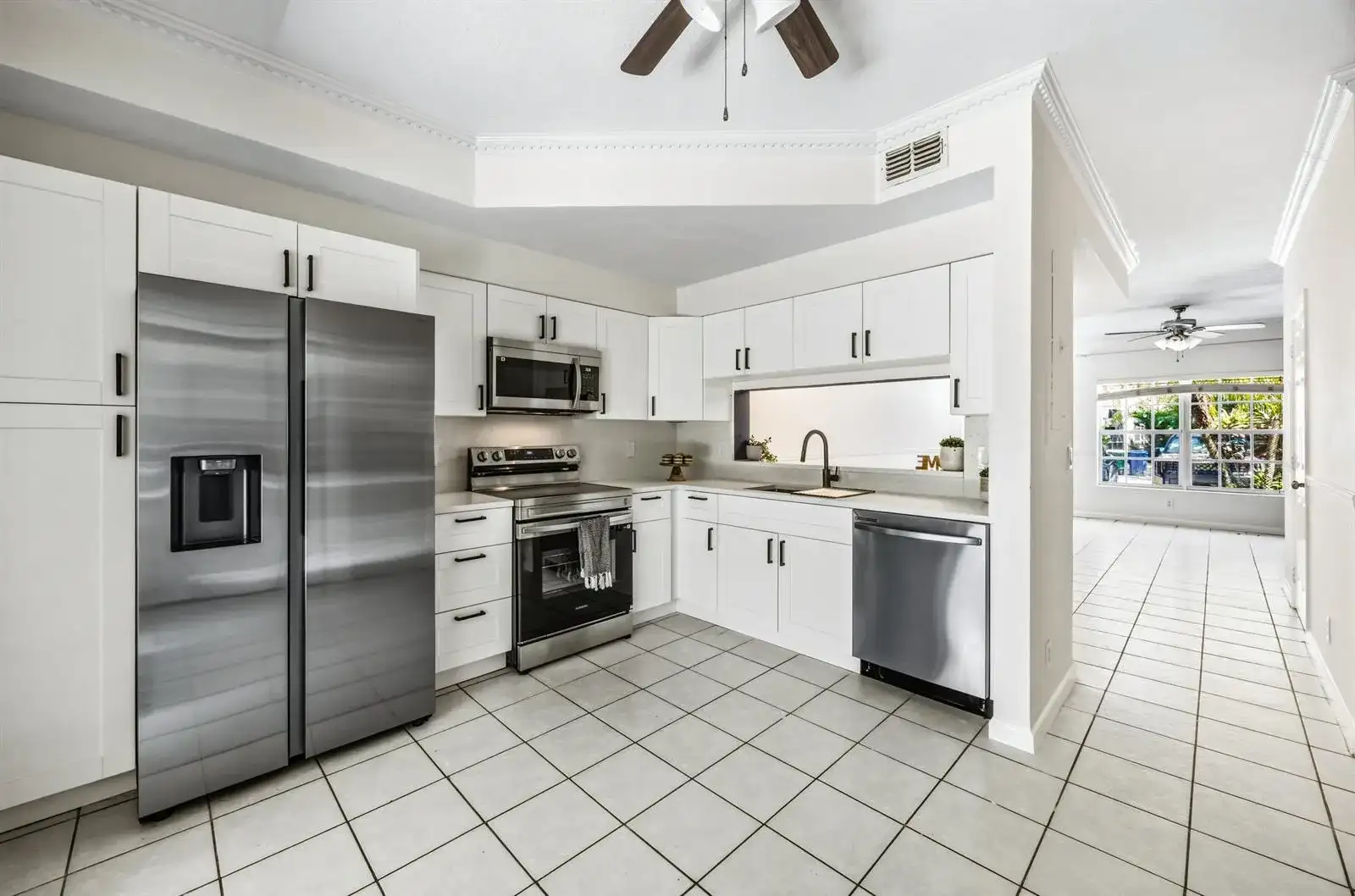 9872 NW 56th Place, Coral Springs FL 33076 photo 4