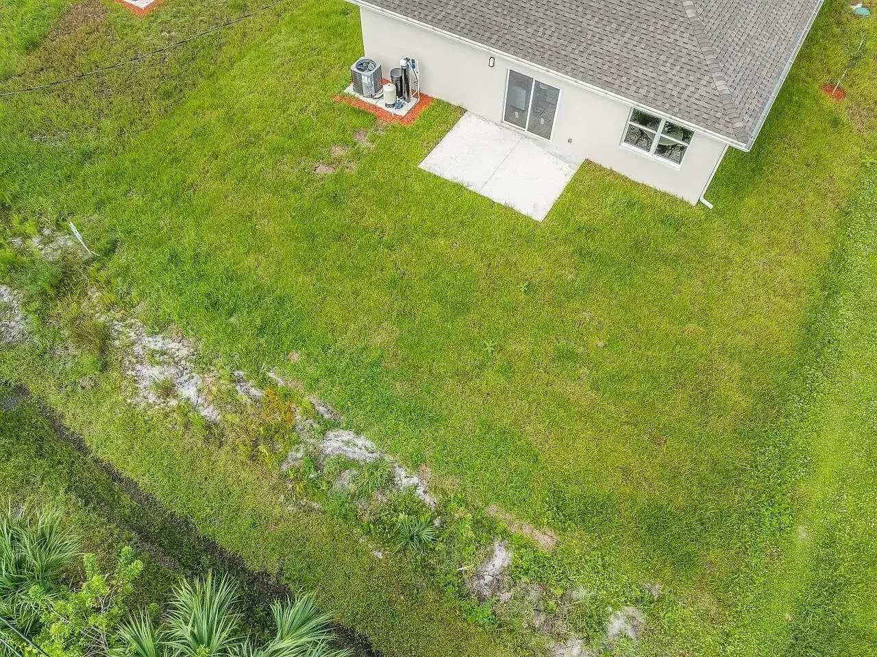 8526 102ND Court, Vero Beach FL 32967 photo 2
