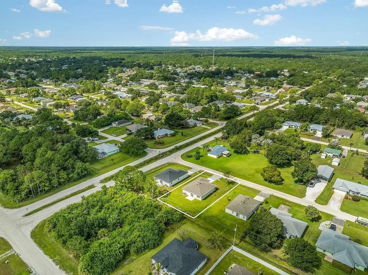 8526 102ND Court, Vero Beach FL 32967 photo 3
