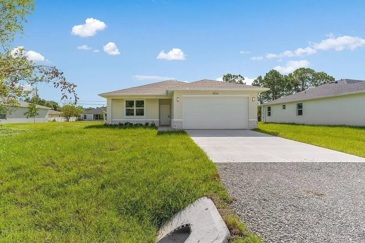 8526 102ND Court, Vero Beach FL 32967 photo 4