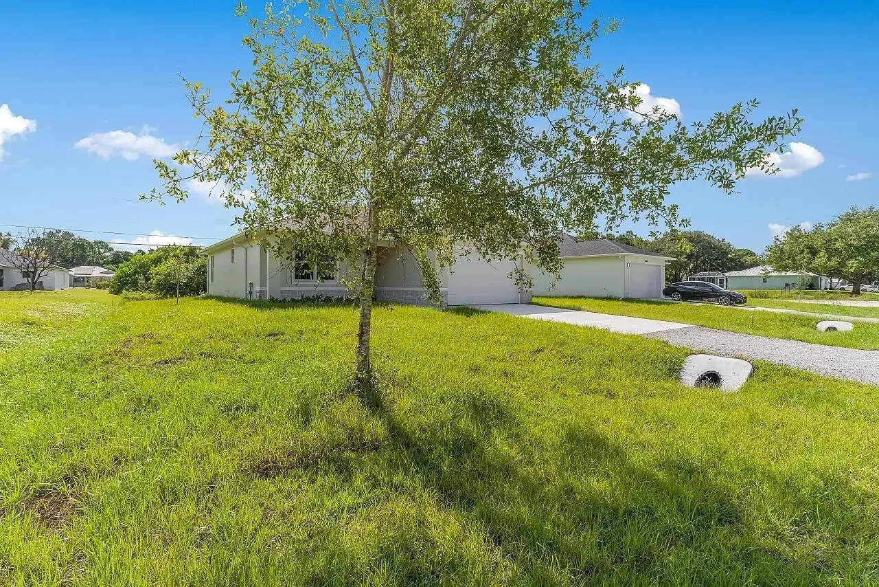 8526 102ND Court, Vero Beach FL 32967 photo 5