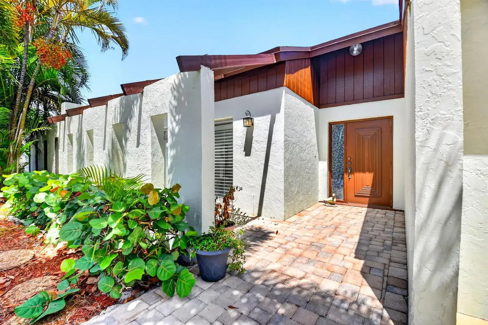 6747 Starkeys Place, Lake Worth FL 33467 photo 3