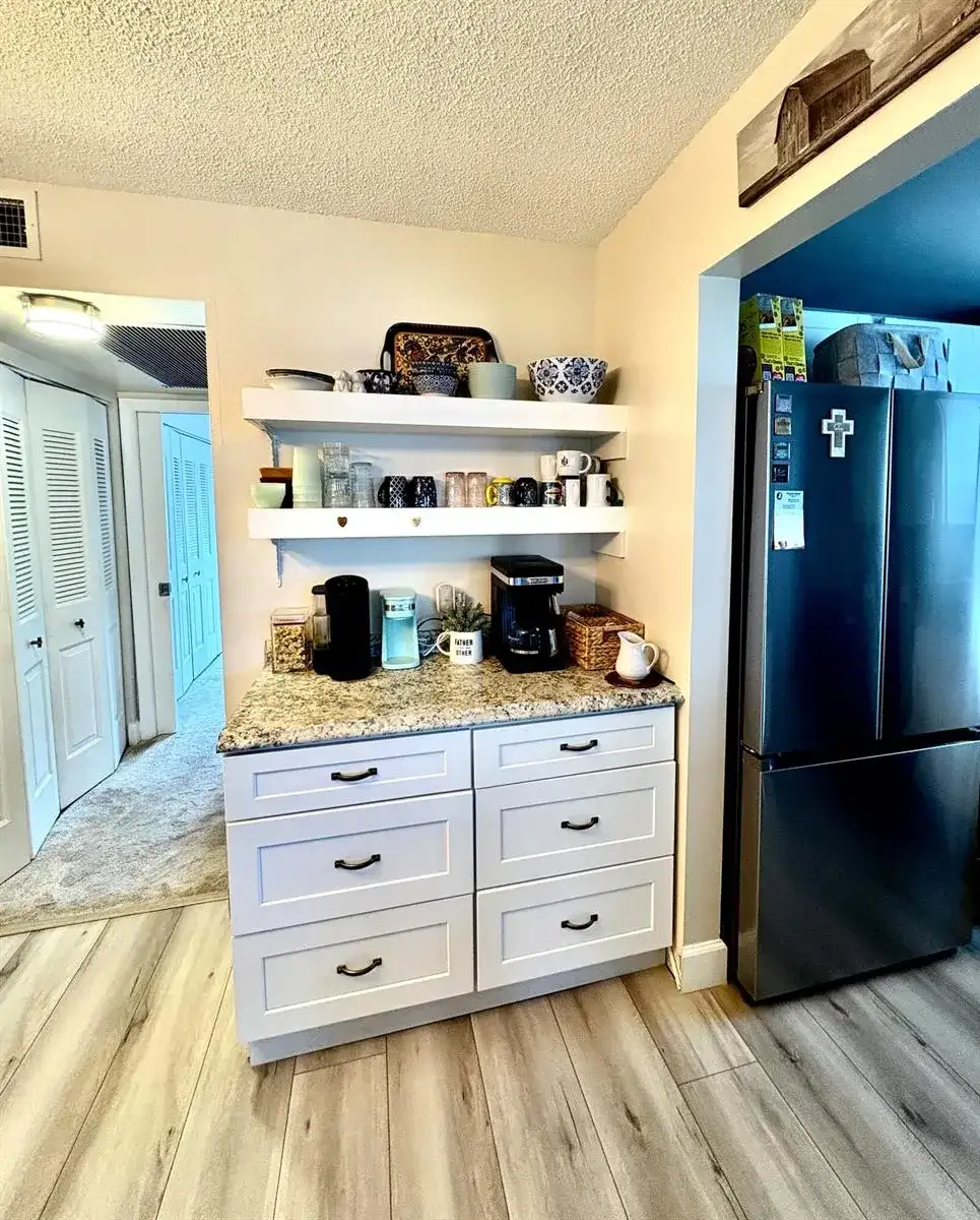 140 WINDSOR G, West Palm Beach FL 33417 photo 4