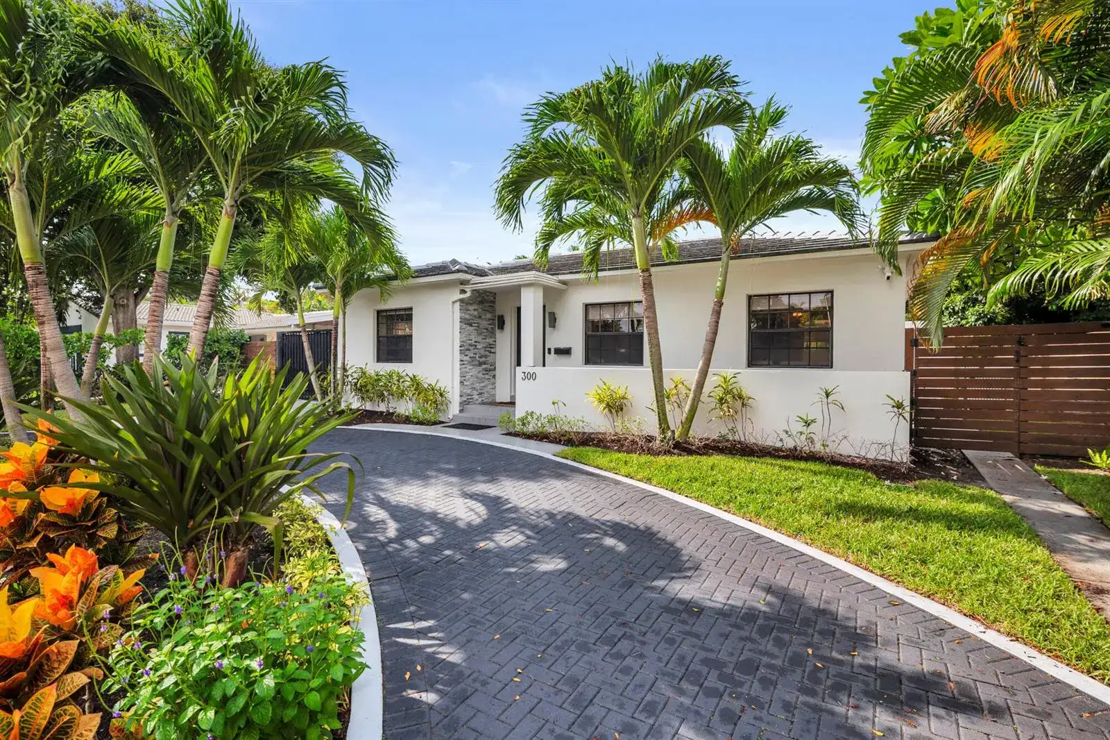 300 35th Street, West Palm Beach FL 33407 photo 2