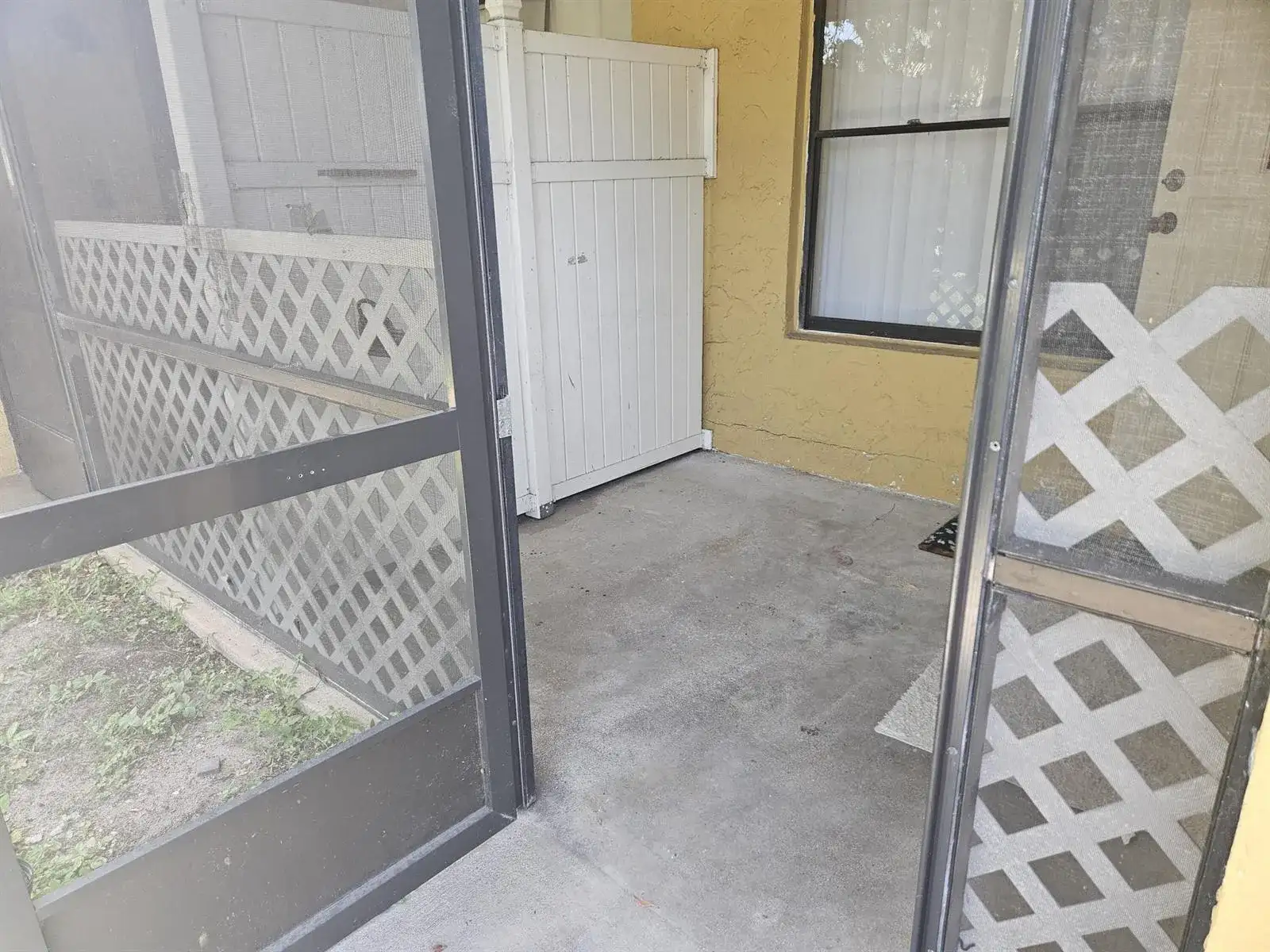 7910 NW 70th Court, Tamarac FL 33321 photo 3