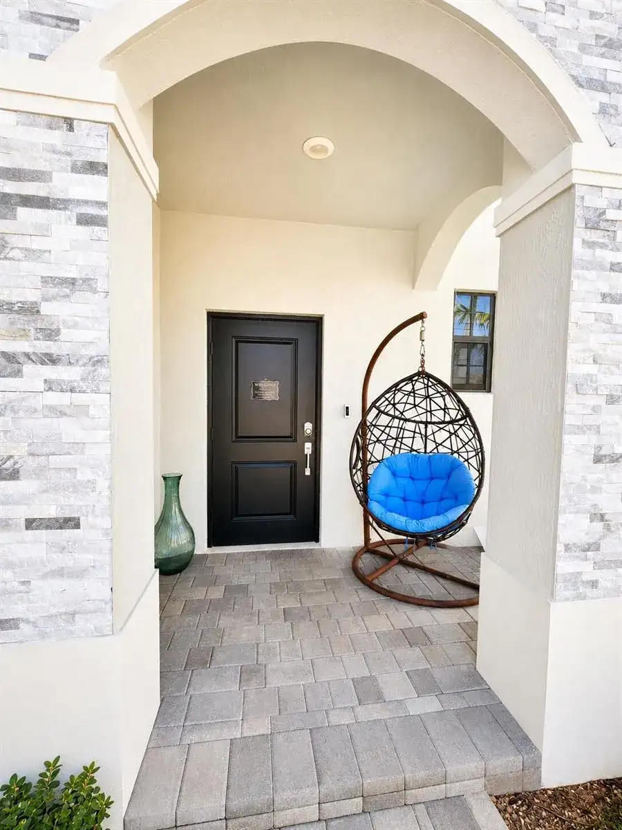 424 NW 203RD Terrace, Miami Gardens FL 33169 photo 2
