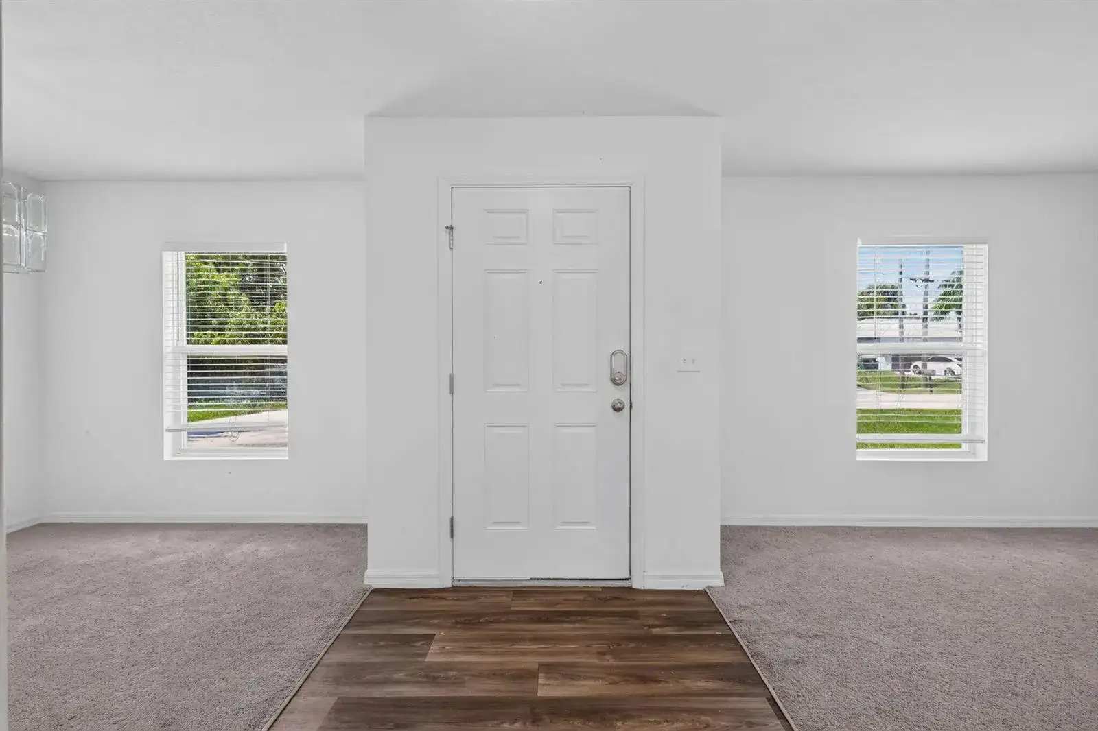 2078 SE JOYNER Circle, Port St. Lucie FL 34952 photo 2