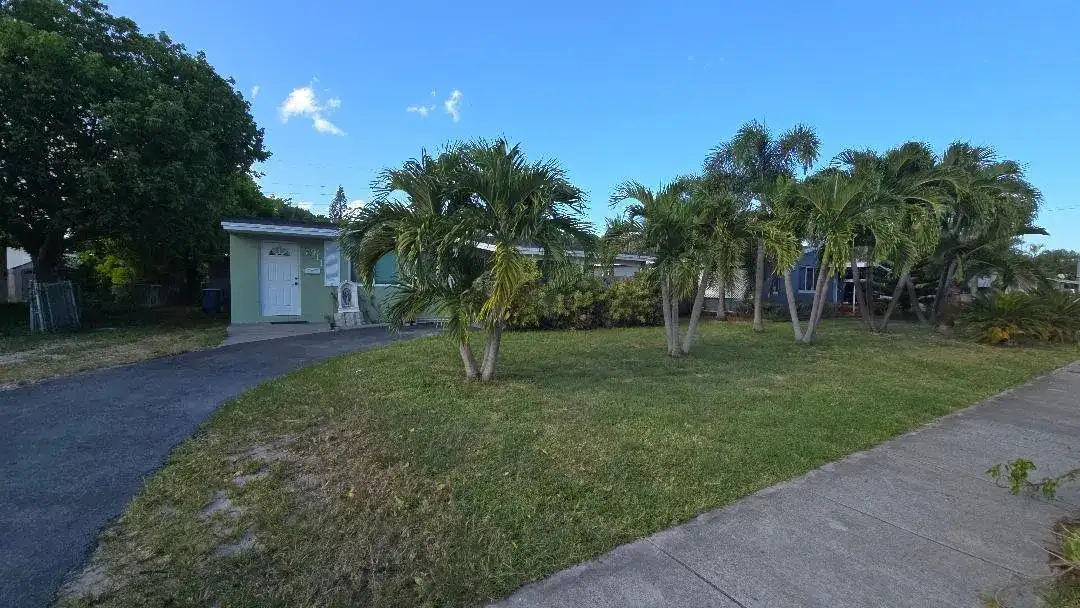 911 NE 58TH Street, Oakland Park FL 33334 photo 3