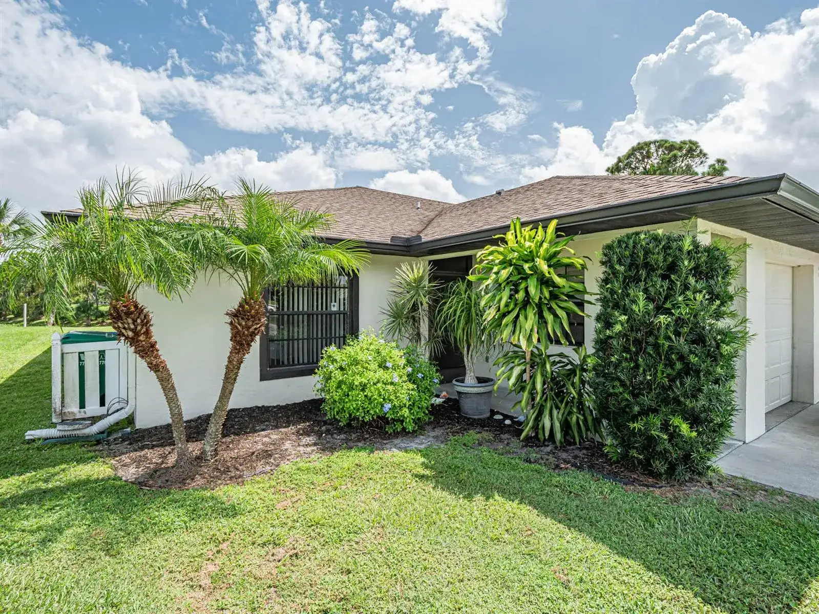 307 S WIMBROW Drive, Sebastian FL 32958 photo 4
