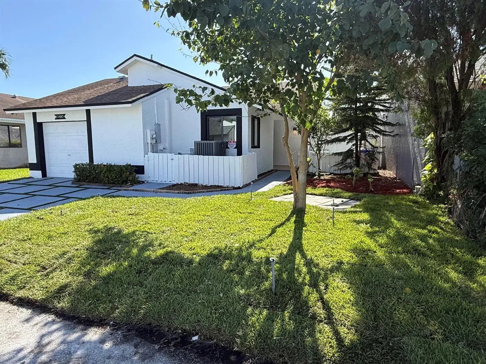 1160 SW 111th Avenue, Pembroke Pines FL 33025 photo 2