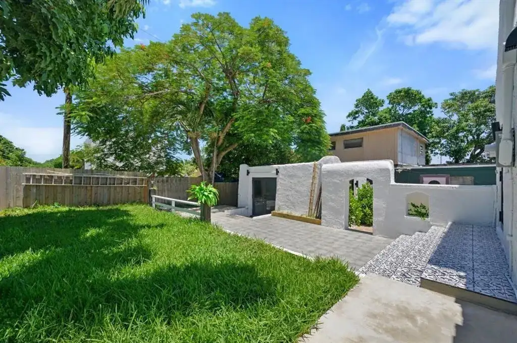 823 33rd Street, West Palm Beach FL 33407 photo 4