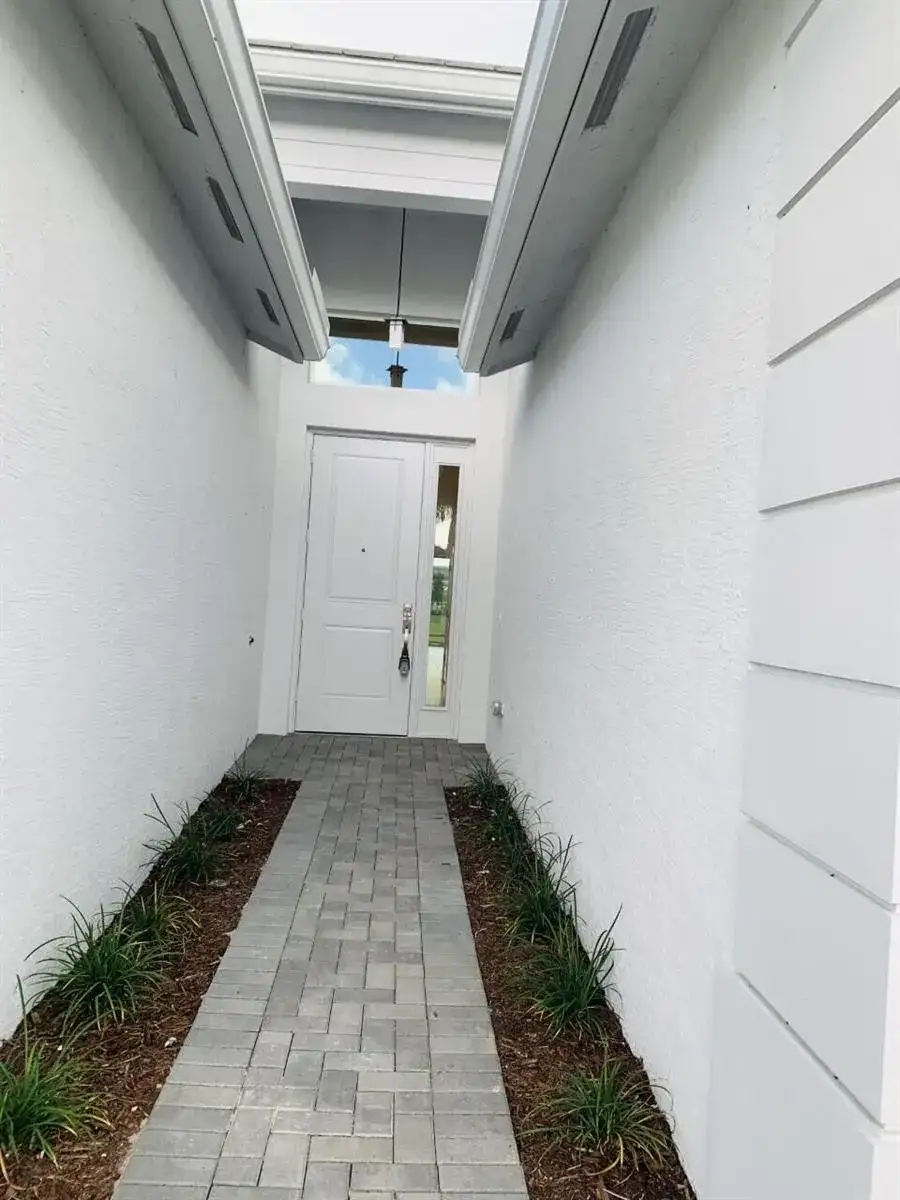 11933 SW Poseidon Way, Port St. Lucie FL 34987 photo 4