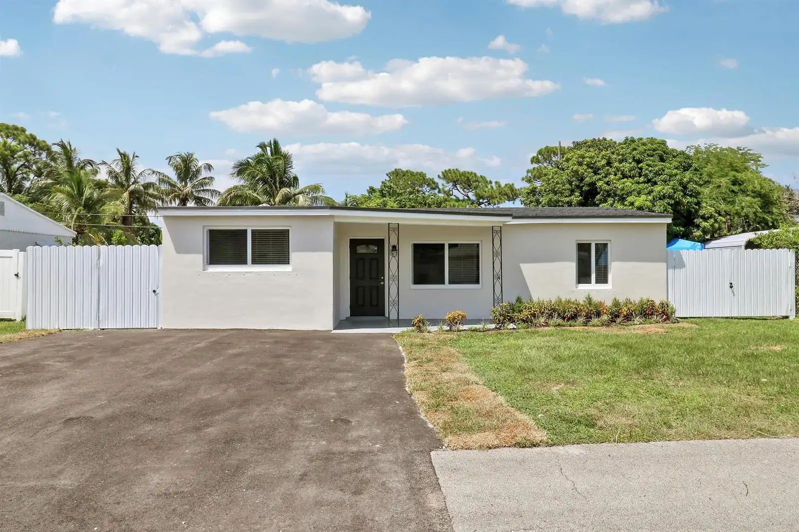 4785 Clinton Boulevard, Lake Worth FL 33463 photo 4