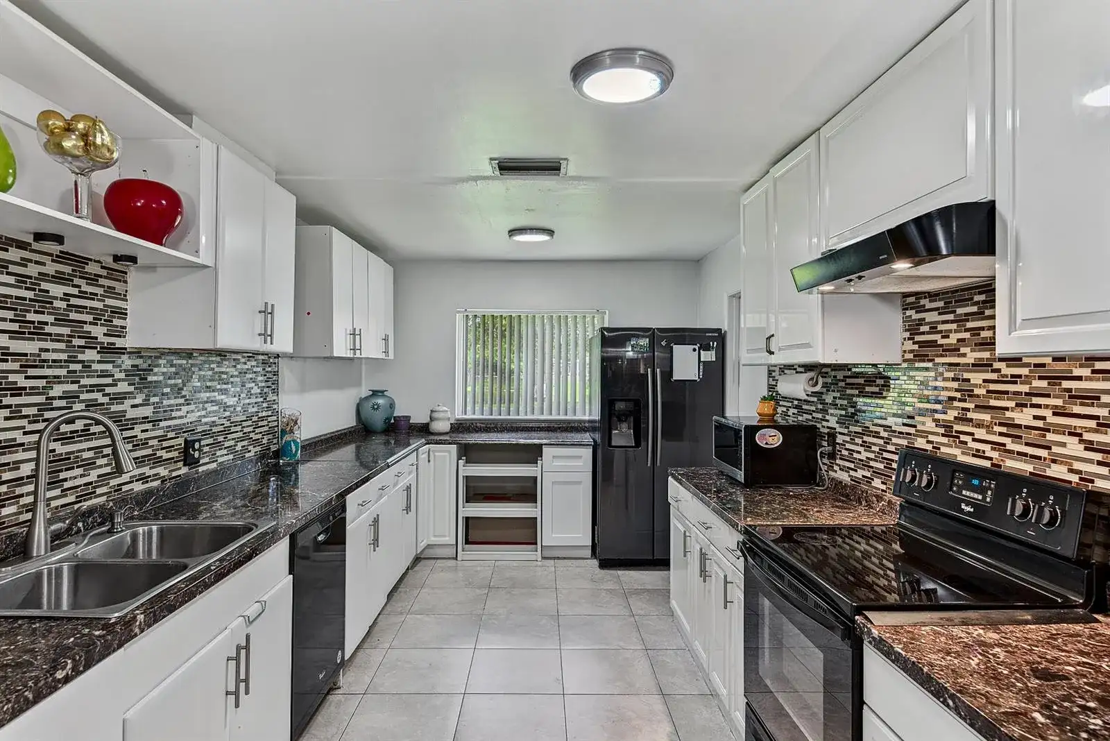 7190 NW 10TH Court, Margate FL 33063 photo 3