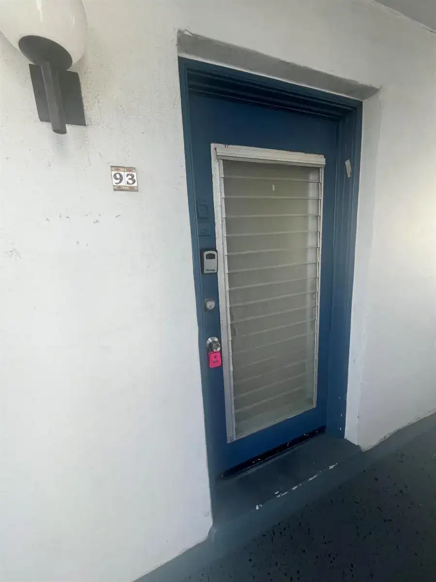 93 Normandy B, Delray Beach FL 33484 photo 2