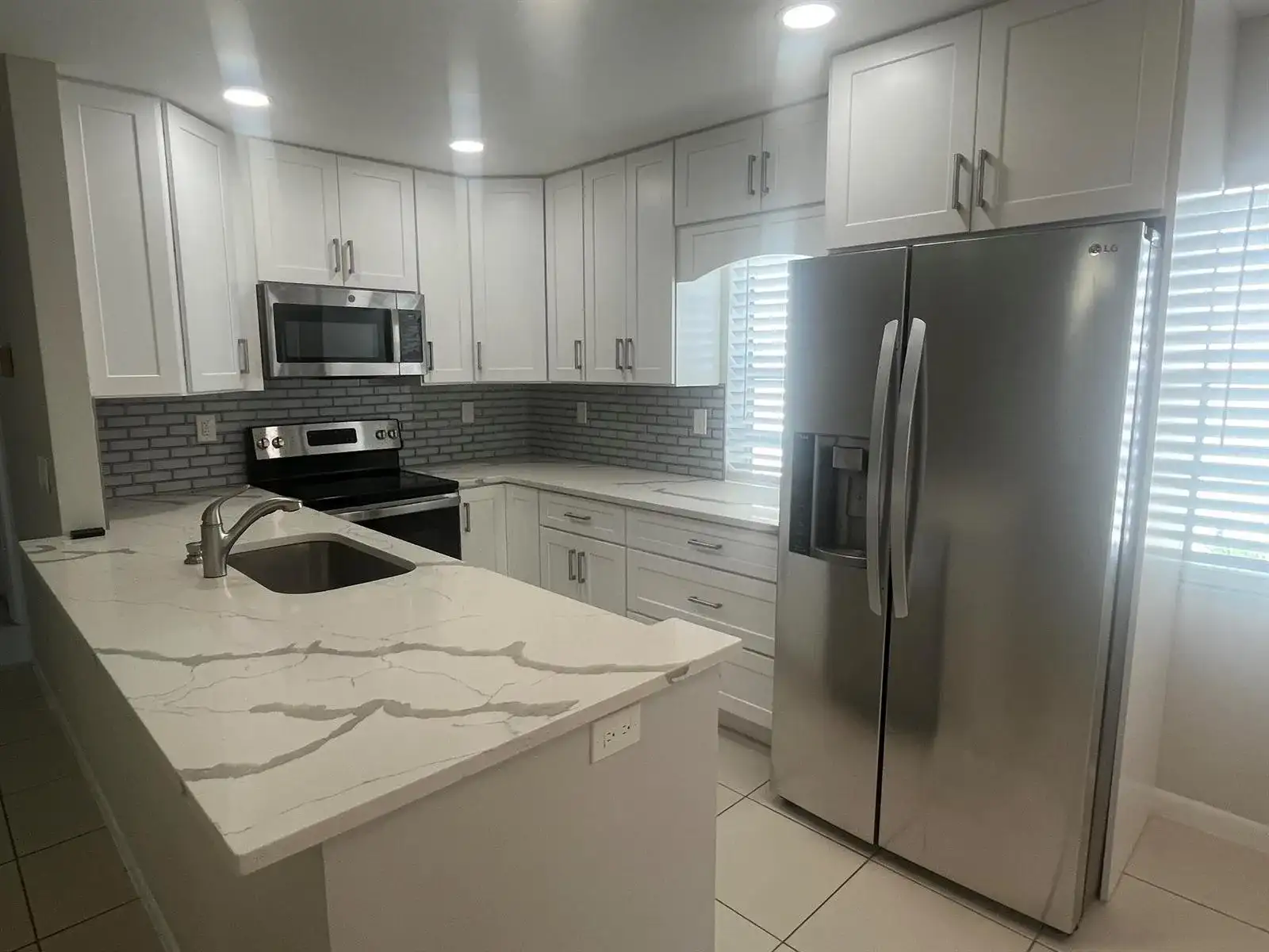 93 Normandy B, Delray Beach FL 33484 photo 3