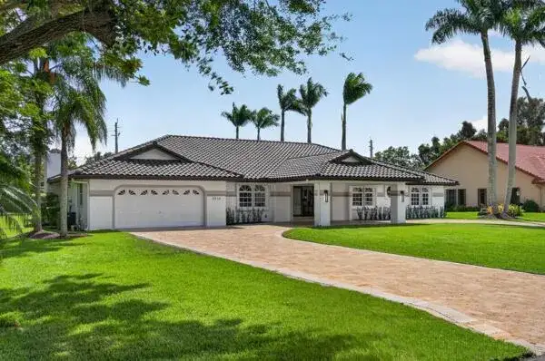 5510 W CASTLEGATE Avenue, Davie FL 33331 photo 4