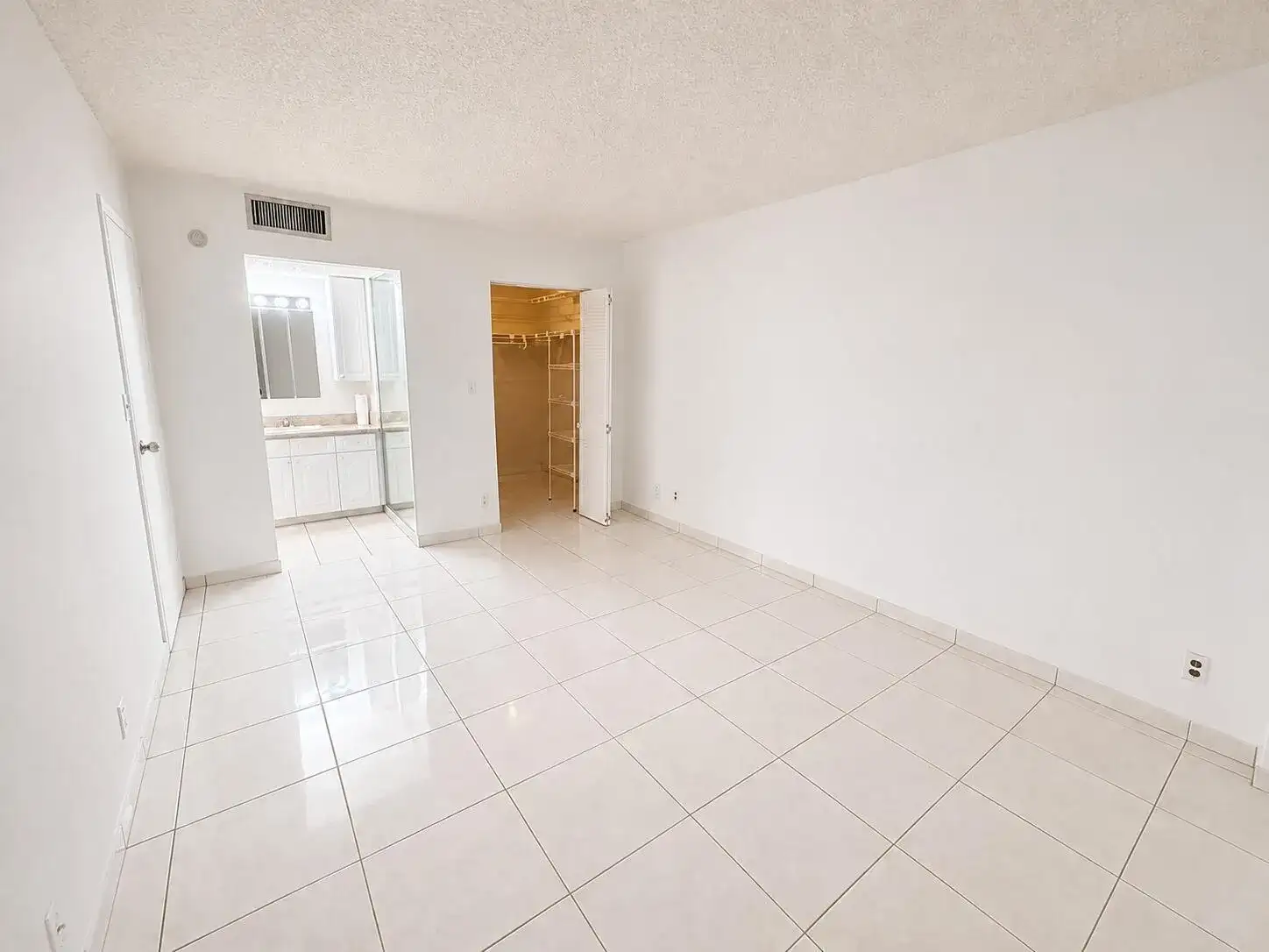 17021 N Bay Road Unit 126, Sunny Isles Beach FL 33160 photo 4