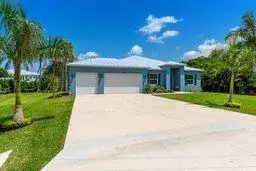2070 NW PINE TREE Way, Stuart FL 34994 photo 4