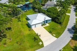 2070 NW PINE TREE Way, Stuart FL 34994 photo 5