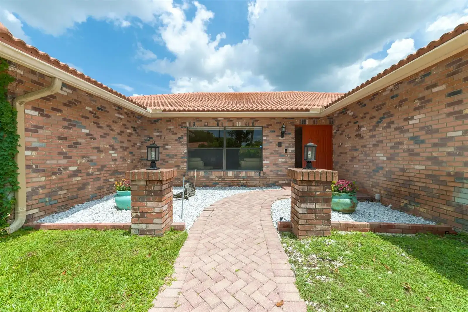 8501 NW 80 Street, Tamarac FL 33321 photo 4