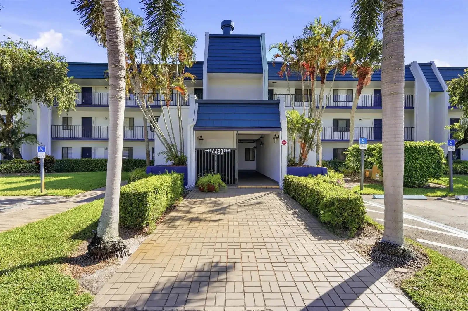 4489 Luxemburg Court # 202, Lake Worth FL 33467 photo 4
