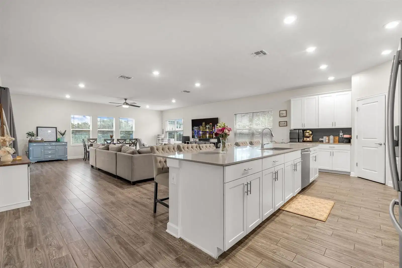 12175 Imaginary Way, Orlando FL 32832 photo 4