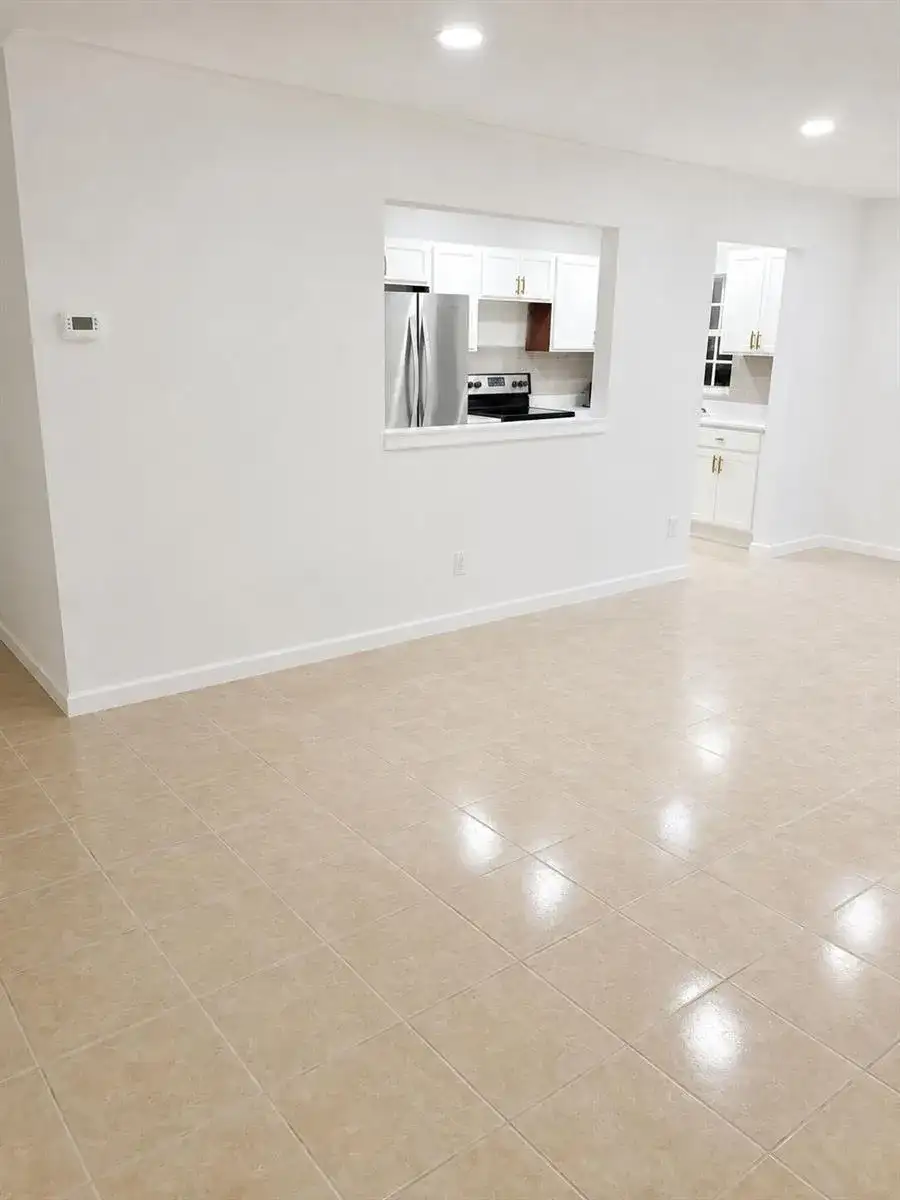 330 W 22ND Court, Riviera Beach FL 33404 photo 3