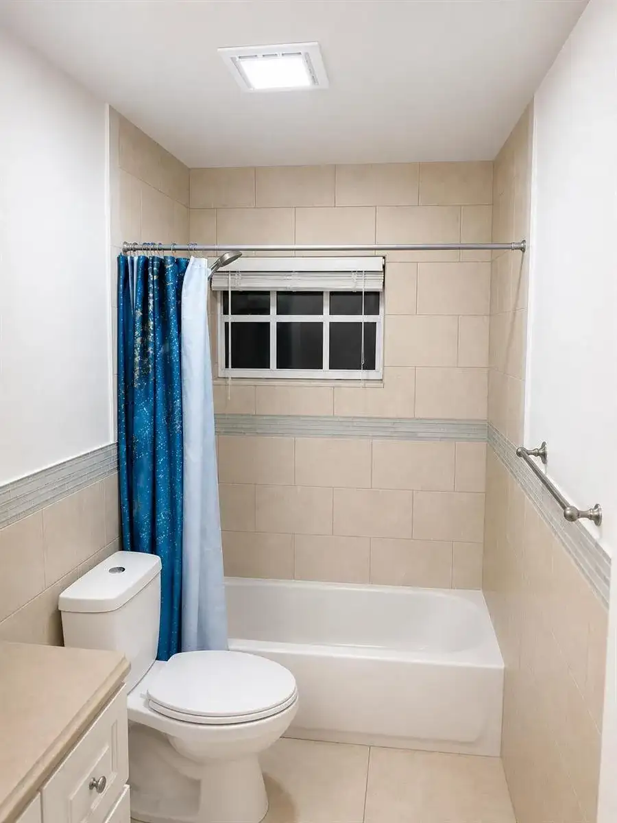 330 W 22ND Court, Riviera Beach FL 33404 photo 5