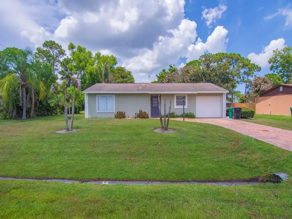 509 SE Faith Terrace, Port St. Lucie FL 34953 photo 2