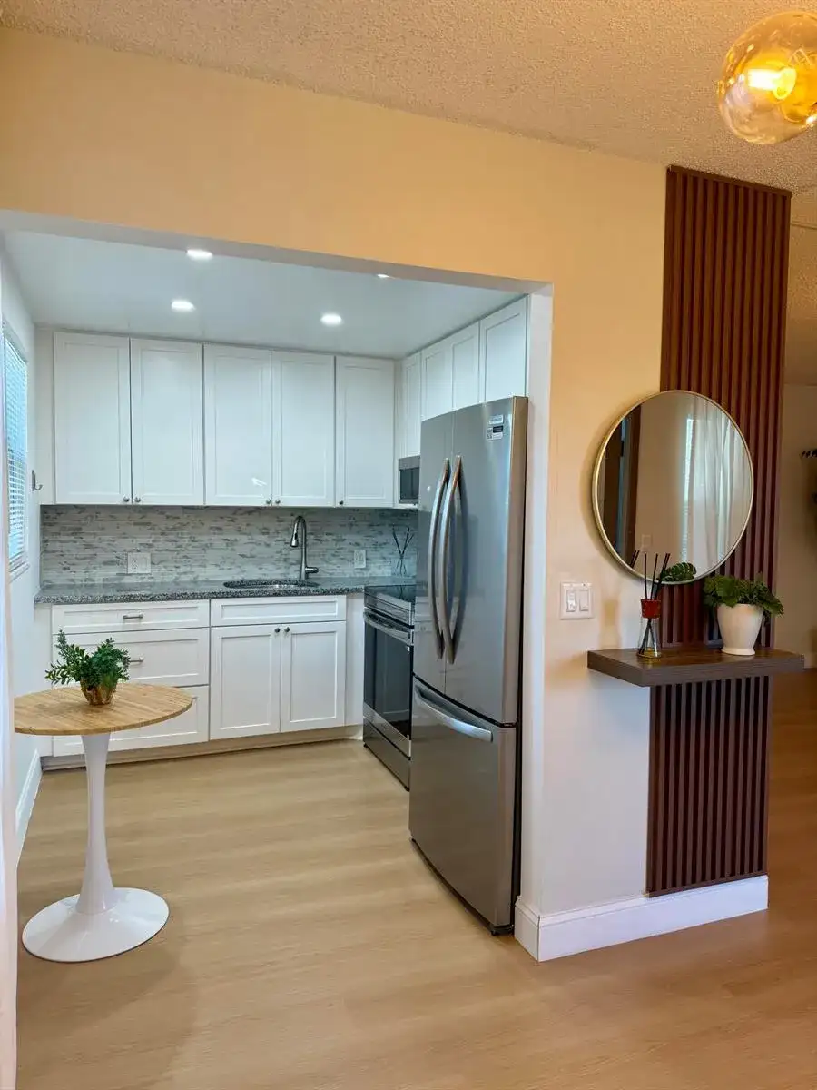 402 Brighton J # J, Boca Raton FL 33434 photo 2