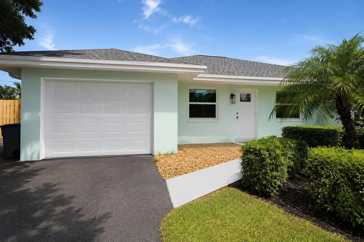 364 VENUS Avenue, Tequesta FL 33469 photo 3