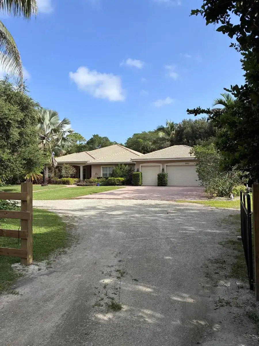 6937 MONMOUTH Road, West Palm Beach FL 33413 photo 2