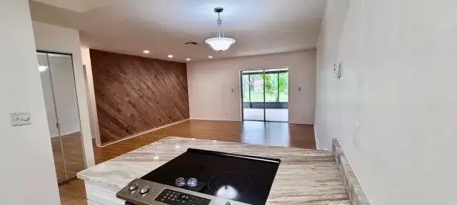 533 SW Carter Avenue, Port St. Lucie FL 34983 photo 4