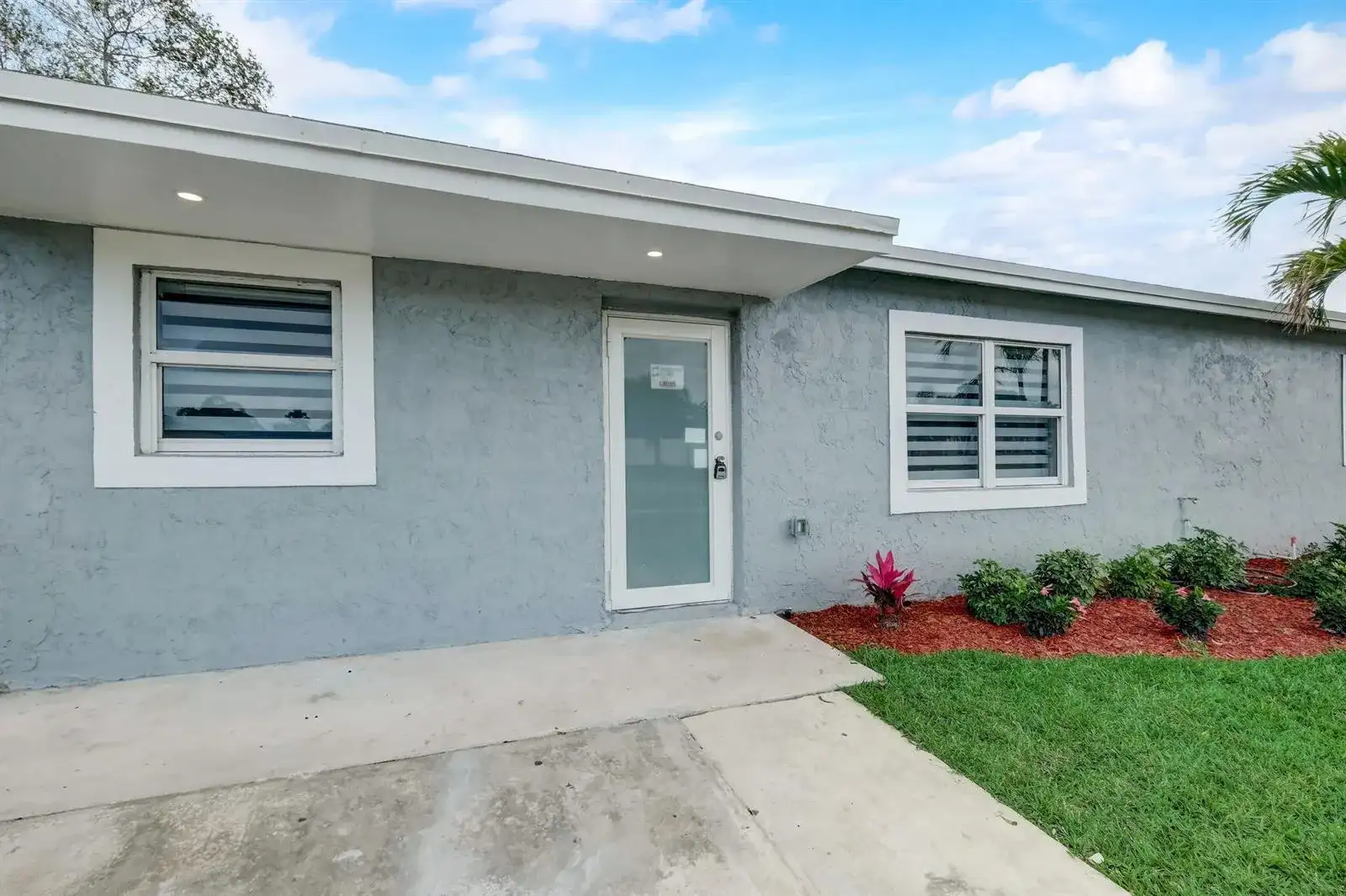 520 SW 13TH Place, Deerfield Beach FL 33441 photo 2